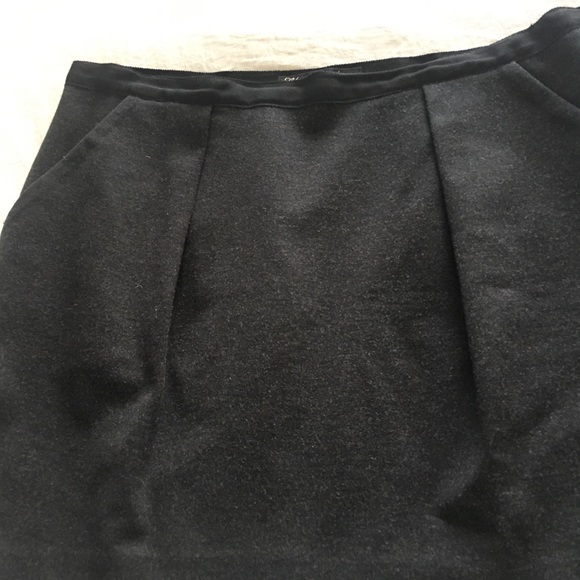 Elizabeth and James gray skirt - Picture 3 of 7